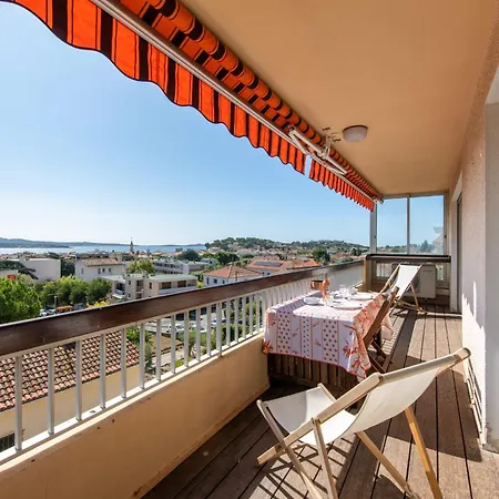 Appartement Le Cadet - Vue Panoramique Et Baie De Sur Mer, Parking & Terrasse - 2 A 4 Pers *